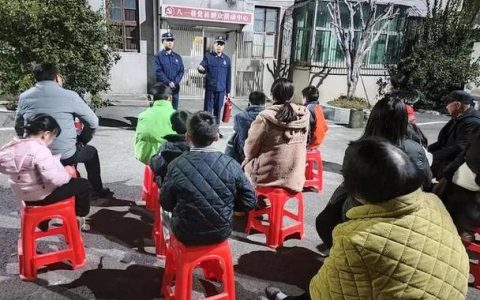 消防+反诈 咸安南昌路社区筑牢安全“双防线”