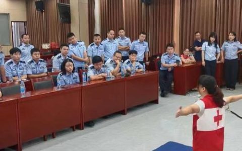 咸宁市红十字会捐赠AED护航企业职工生命安全