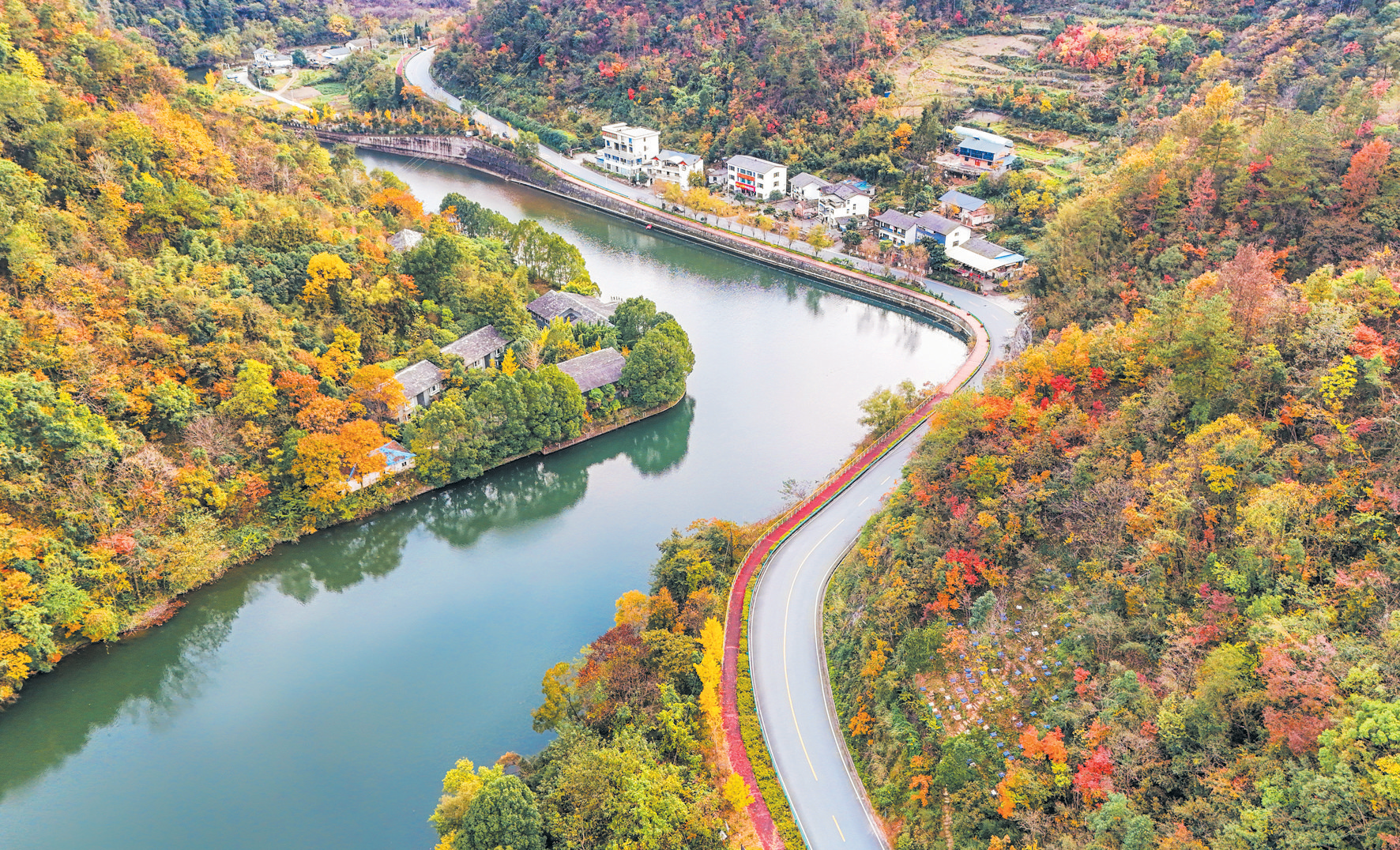 摄影画刊 | 道路串美景 一步一芳华