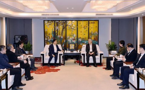 熊享涛会见国电投湖北电力公司董事长刘军韬一行