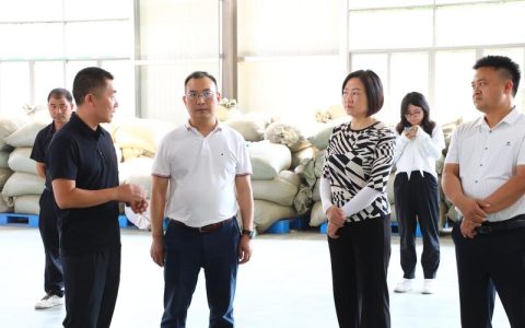 印家利在流潭社区宣讲党的二十届四中全会精神