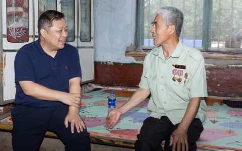 孙兵看望慰问新当选院士家属