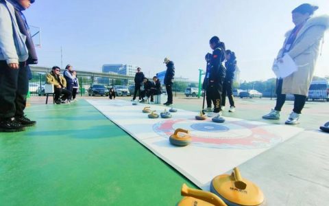 湖北省青少年冰壶锦标赛落幕 十堰代表队获陆地冰壶冠军