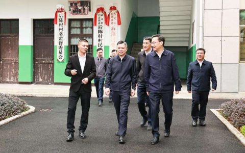 纪道清到新城社区宣讲党的二十届四中全会精神和省委十二届十一次全会精神 争当表率 推动全会精神落地生根惠及群众