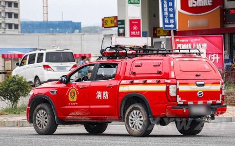 筑牢乡镇应急救援“第一道防线”  赤壁新消防车上岗