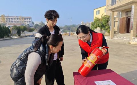 通城县隽水镇消防禁毒进社区安全知识入人心