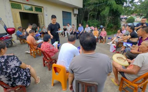 崇阳县石城镇西庄村创新议事平台—— 湾子夜话，议出基层治理新图景