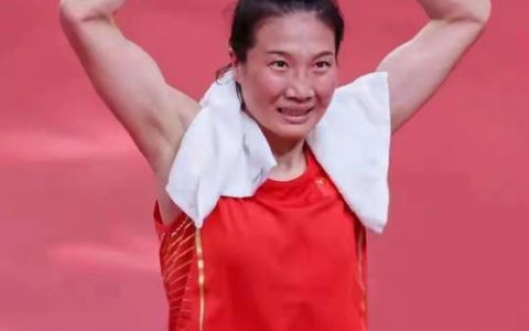 黄冈15岁女将王铭艳斩获铜牌