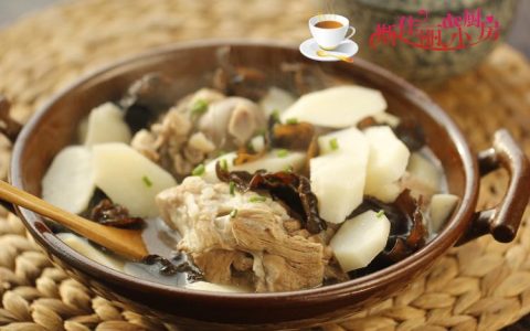 舌尖上的乡愁——秋冬第一汤：蕲春山药大骨汤