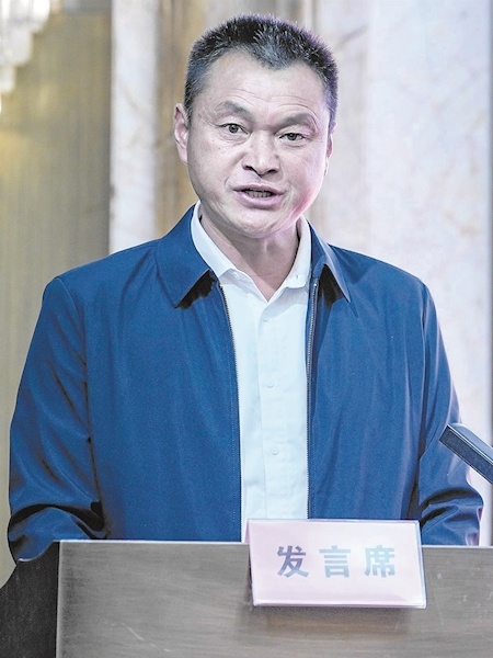 锚定党建“定盘星” 六位村干传真经