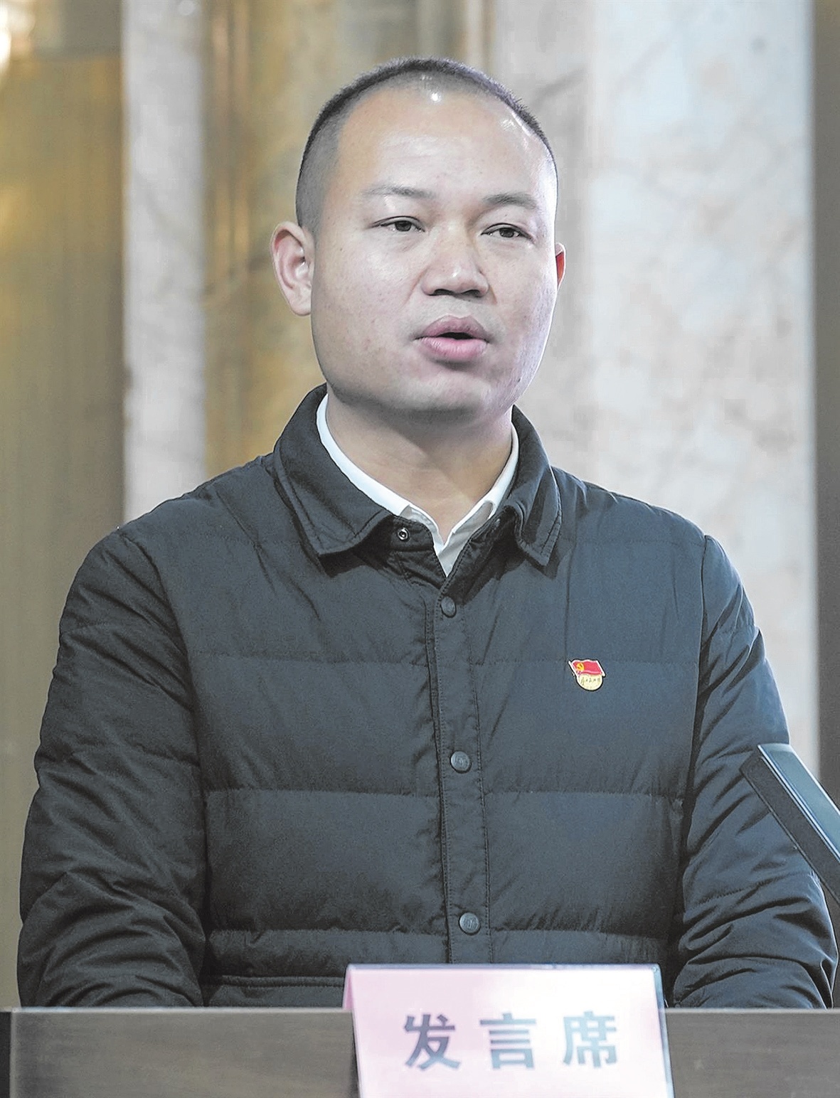 锚定党建“定盘星” 六位村干传真经