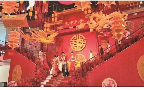 设计布置古香古色喜庆浪漫 四川一婚姻登记处引来网友围观