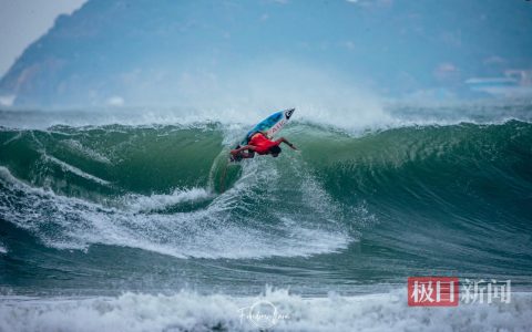 35岁听障女子自学10年成冲浪摄影师，在海南办个人摄影展，她还会徒手攀楼和倒立骑行