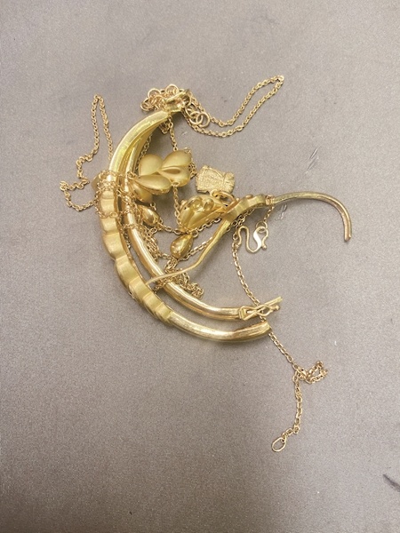 女子变现“结婚三金”收益翻倍 金价高位运行选择落袋为安