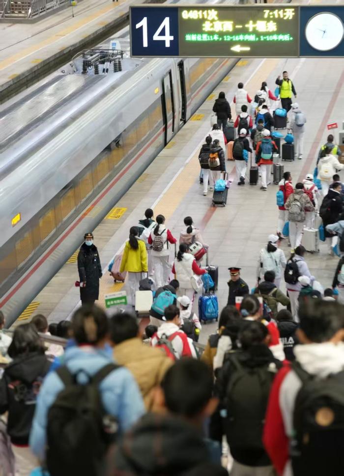 水润京华 缘起十堰 北京千名师生今晨来堰研学