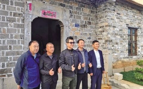 知名男星任贤齐现身江夏老家 感谢村民们帮助修缮祖宅