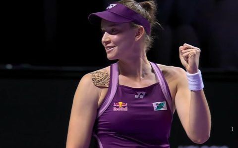 莱巴金娜首夺年终总决赛冠军，豪取523.5万美元巨奖，抢七局零封了萨巴伦卡