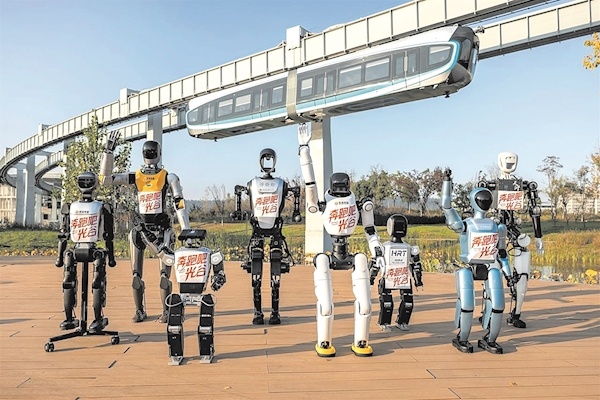 公司从成立到投产仅用了6个月 光谷速度催生“光子”人形机器人