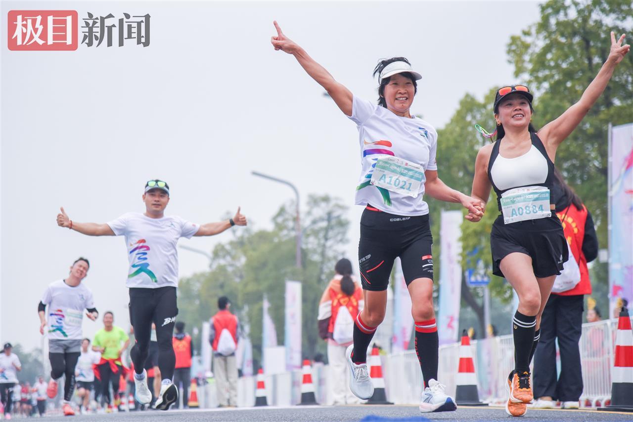 3000多名跑者从楚国跑进现代，湖北荆州全民健身活动让跑友直呼“过瘾！”