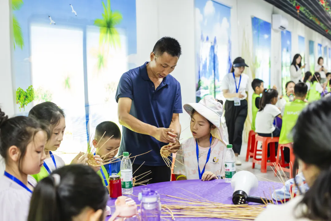 柳条“链”动亿元产值！湖北小镇非遗创新“链”出全会新图景