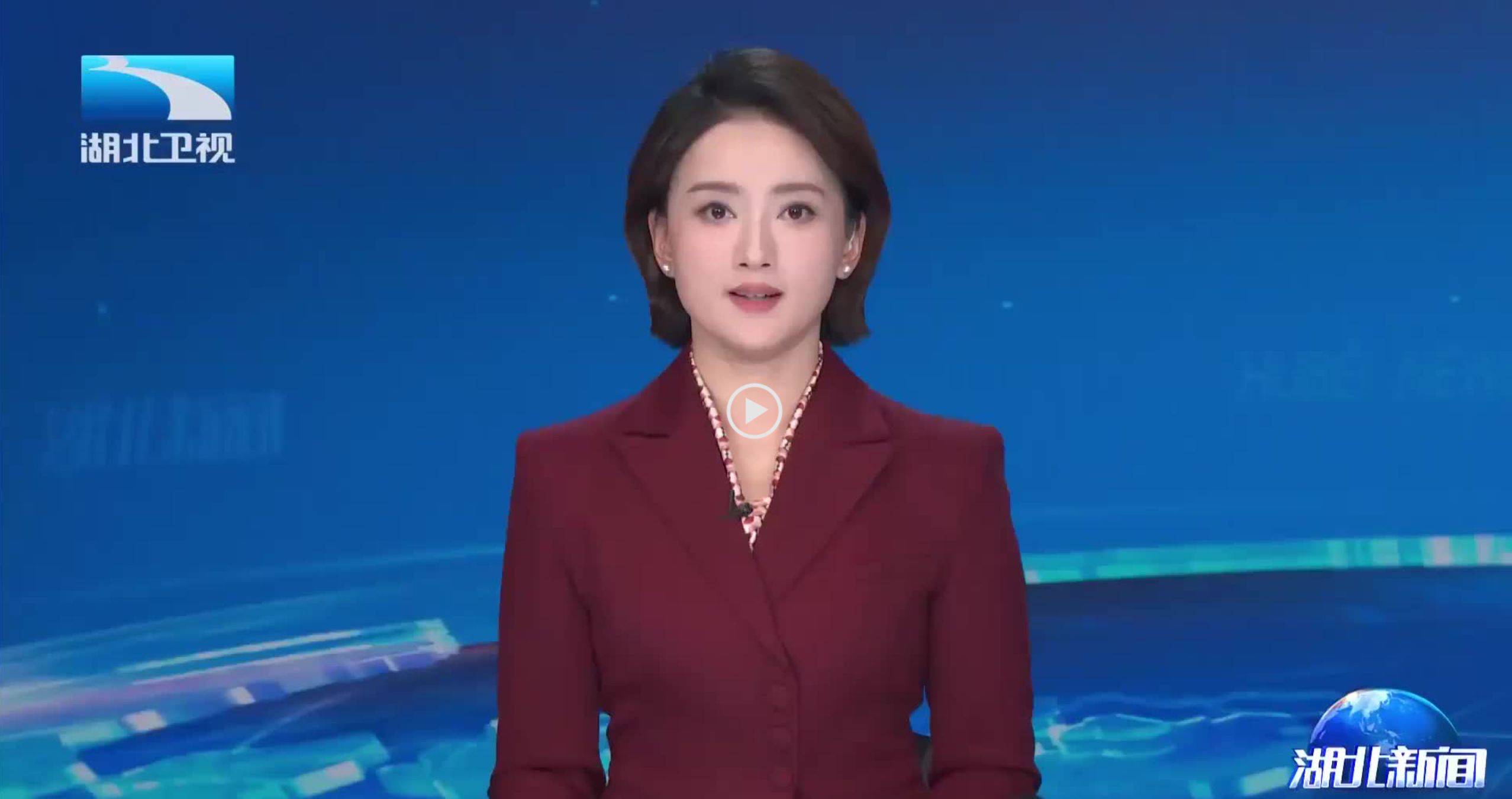 全国首家人形机器人7S店亮相武汉光谷