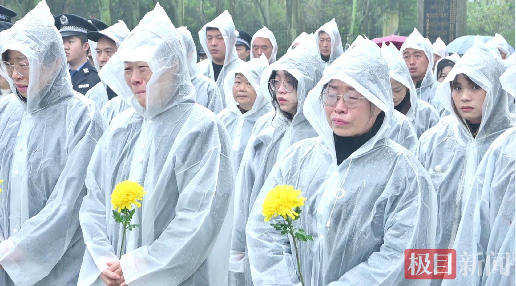 立冬时节慰忠魂，为抓捕嫌疑人英勇牺牲的靳斌烈士今日安葬