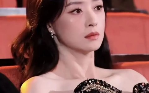 演员蒋欣吃素哭得双眼发红，称不想在红毯上被人觉得丑觉得胖，但又委屈“在家都没吃到好吃的”