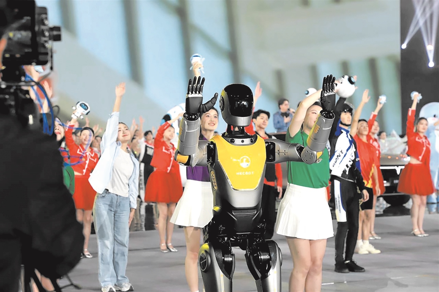 公司从成立到投产仅用了6个月 光谷速度催生“光子”人形机器人