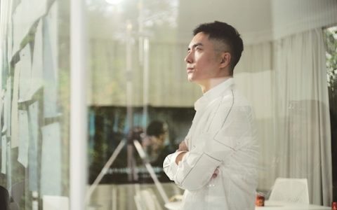 联合国2026马年生肖票 设计者是“武汉伢”潘虎