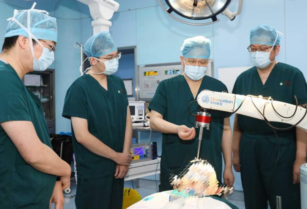 全国首例“医保价”脑机接口手术在武汉完成，技术普惠化产业化迈出关键一步