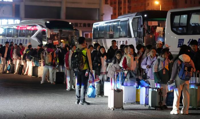 水润京华 缘起十堰 北京千名师生今晨来堰研学