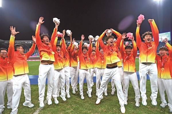 全运会点球大战决胜广东 湖北男足首夺金牌