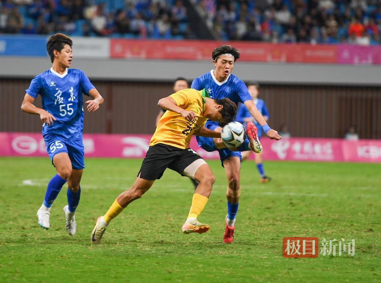 创造历史，相拥而泣！湖北男足U20队勇夺全运会金牌