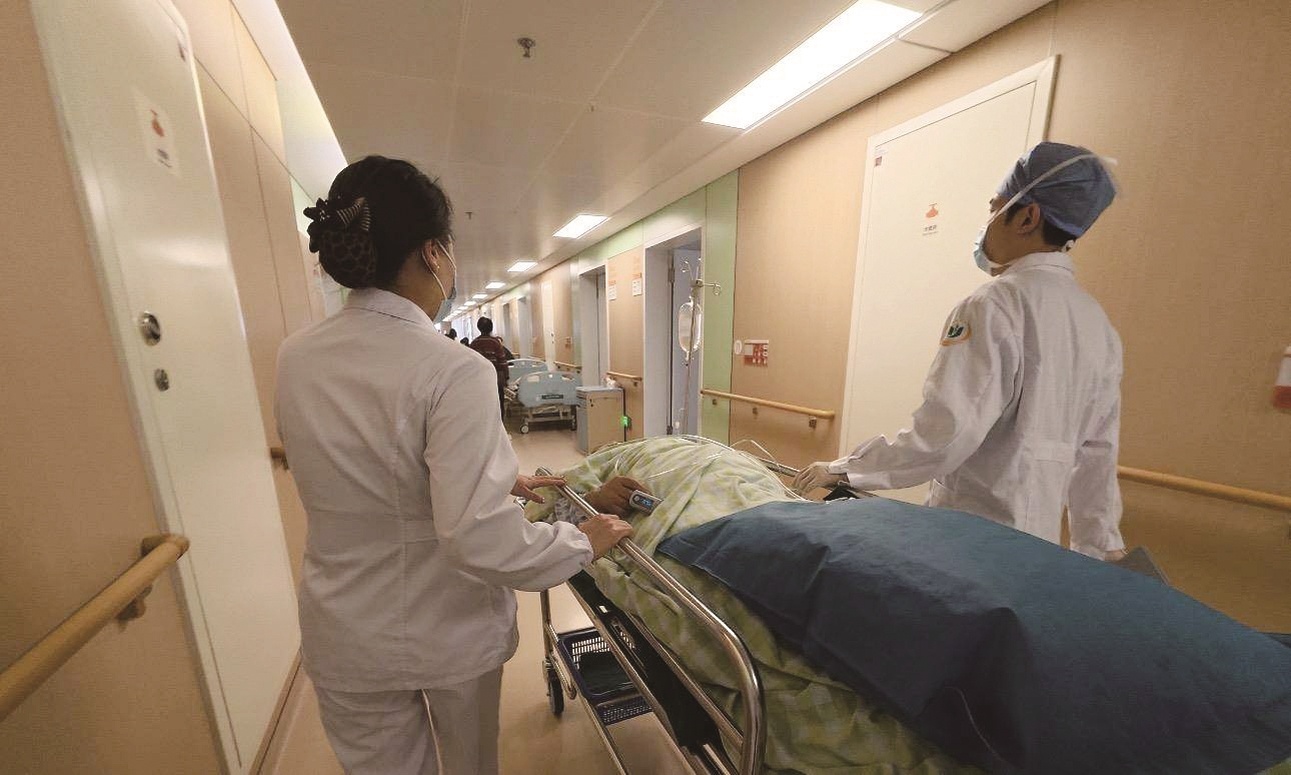 长阳65岁母亲毅然捐肾救子 儿子潸然泪下，“感谢妈妈给我第二次生命！”