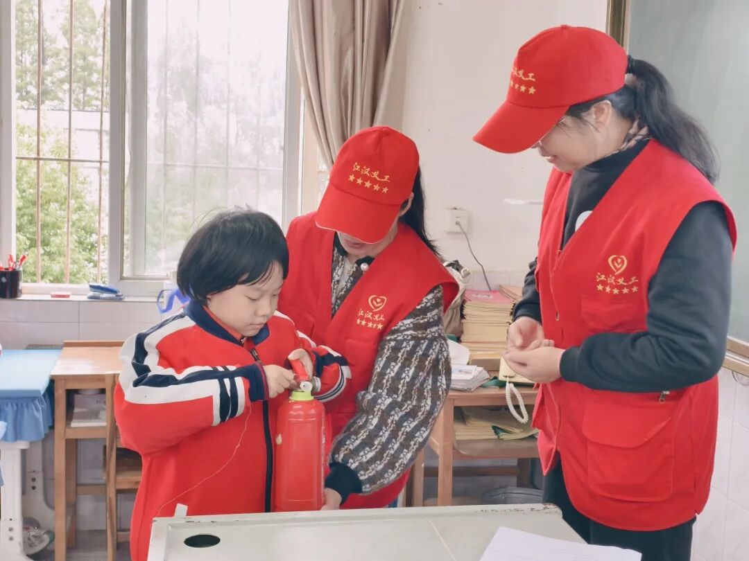 江汉油田油建学校教联体开展“119”消防宣传月活动