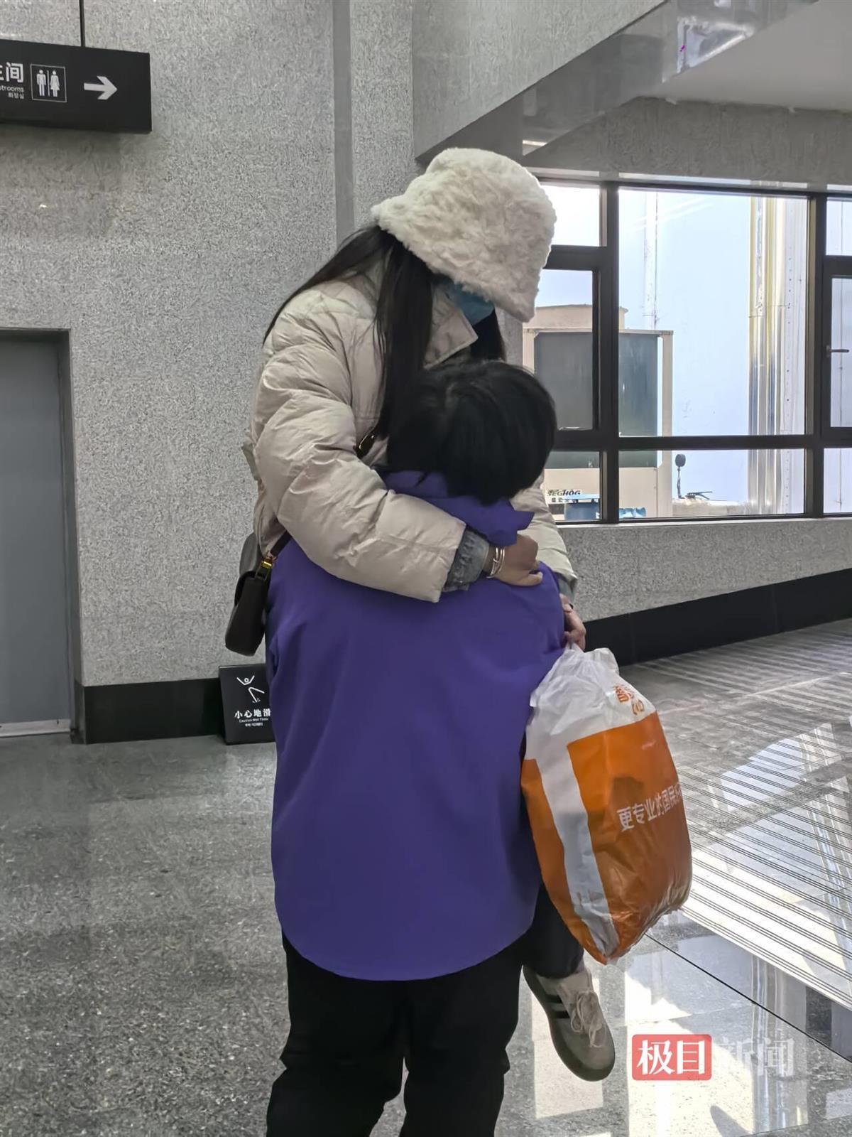 女友到来，林北制造惊喜，“突然出现”一把将她抱起