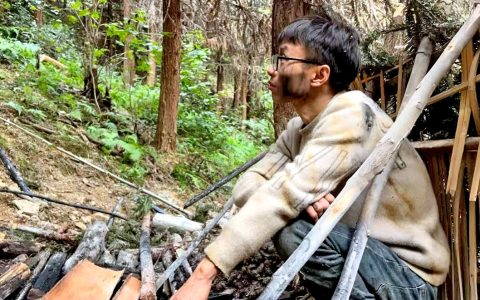 有选手获得高额奖金 亦有选手安全难保障 荒野求生火爆出圈管理勿失之于“野”