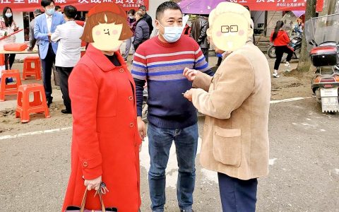 用乡音解老年人心结 “雷台长”自学10余种方言