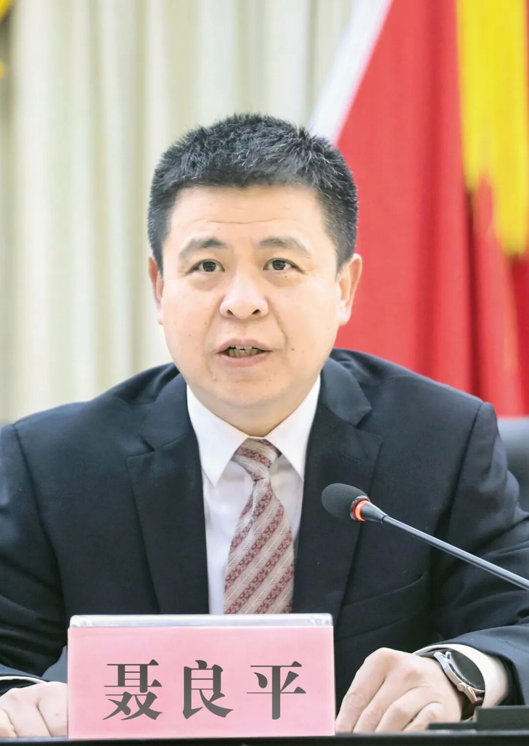 新征程新使命！荆州县市区主要负责人信心满满谈打算→