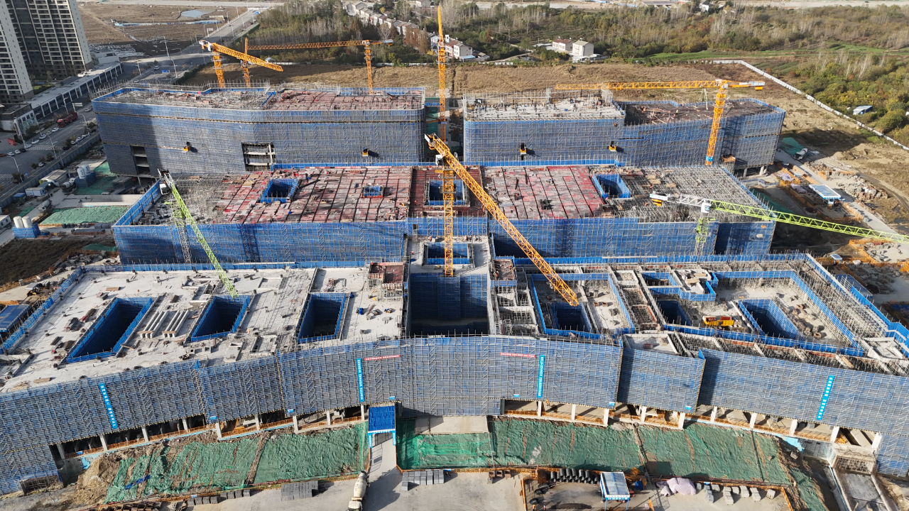 潜江市中心医院项目封顶在即