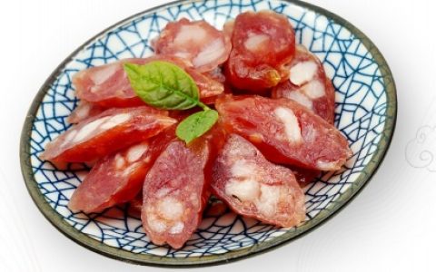 一场降温开启江城灌肠季  从口味到灌制方式全面竞争 “烤”制腊肠的新方式你爱了吗