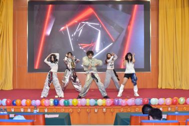 人工智能学院2026年元旦联欢晚会圆满举办