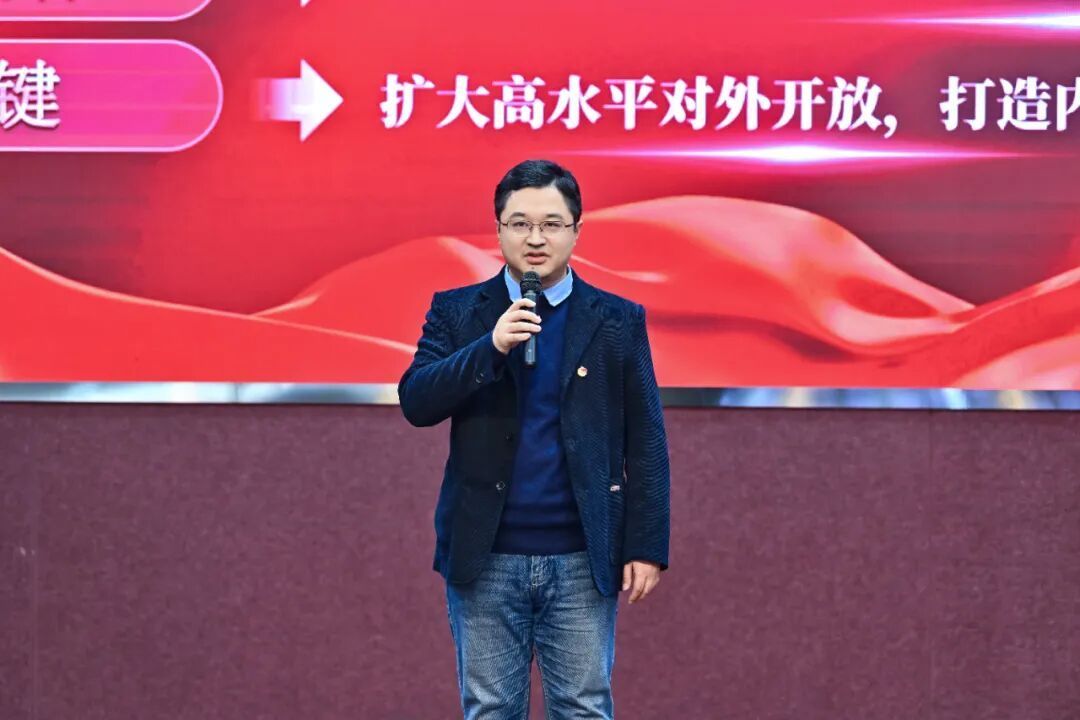 “以青春担当 赴时代之约” ——省青年宣讲团走进中南财经政法大学