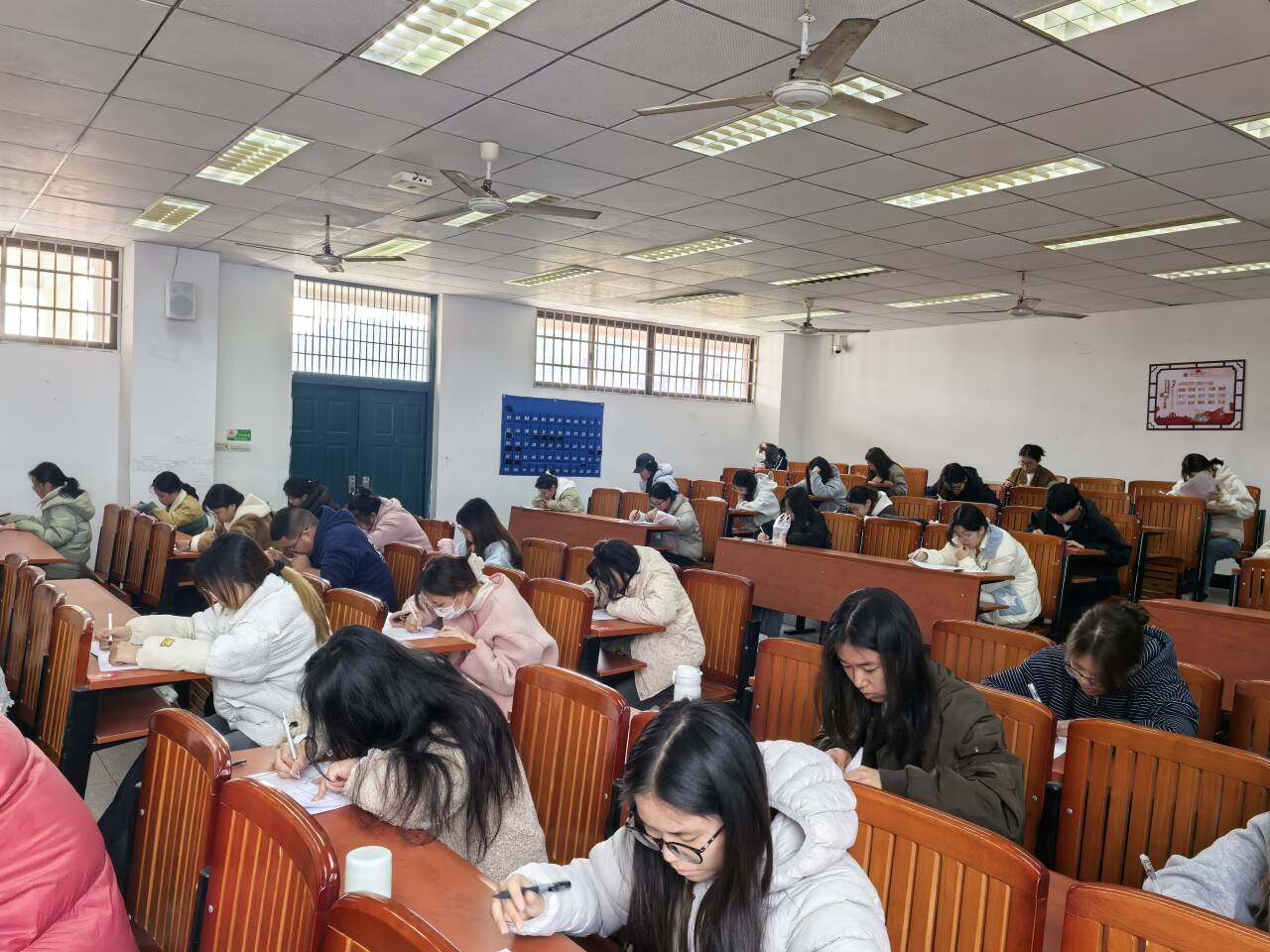 “语通世界，艺展风华”——外国语学院2025年外语文化节圆满落幕