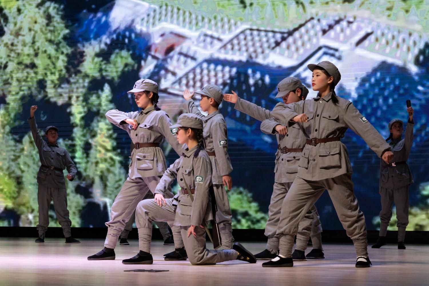 离退休教职工2026年迎新春文艺汇演举行