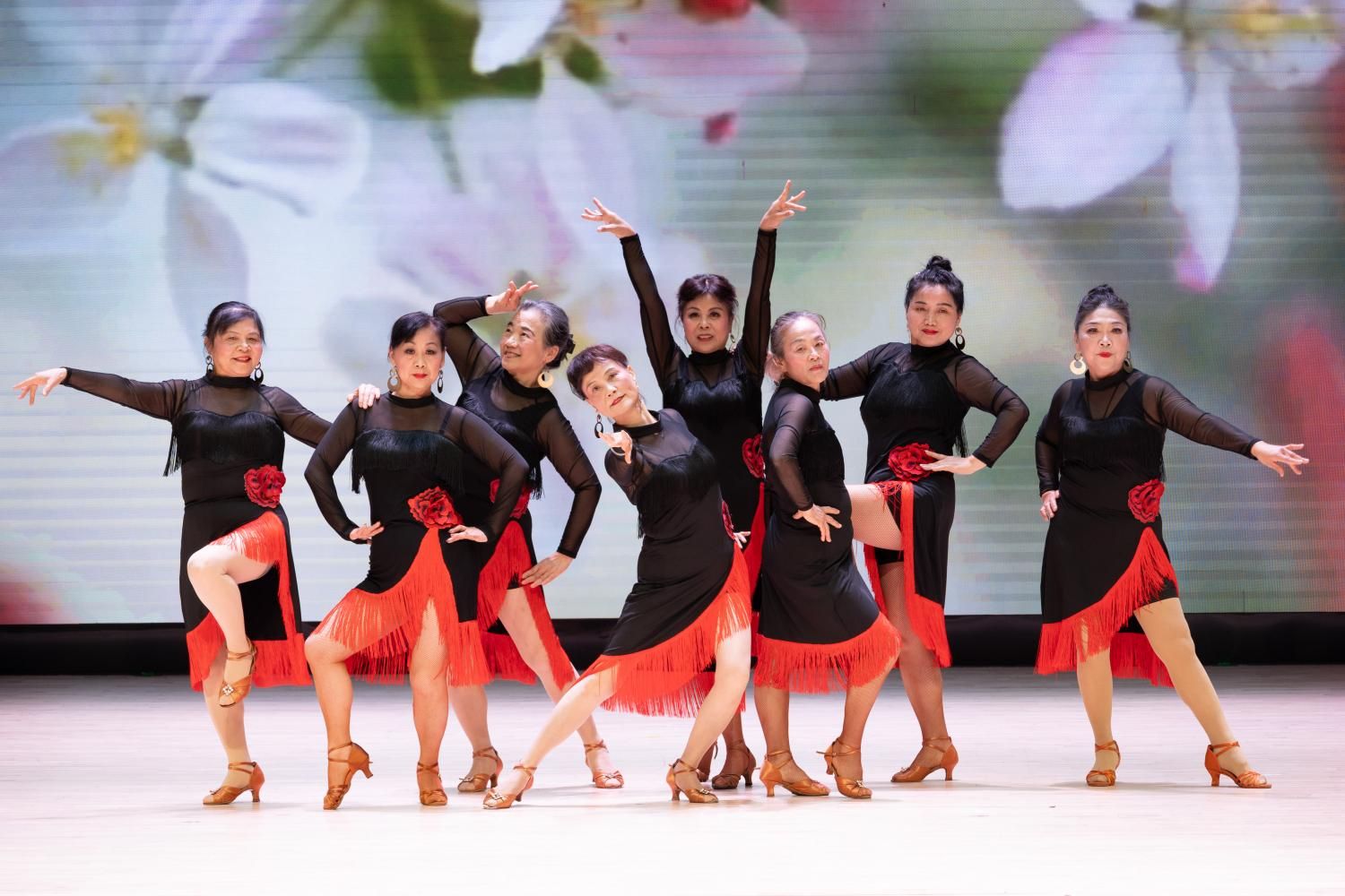 离退休教职工2026年迎新春文艺汇演举行