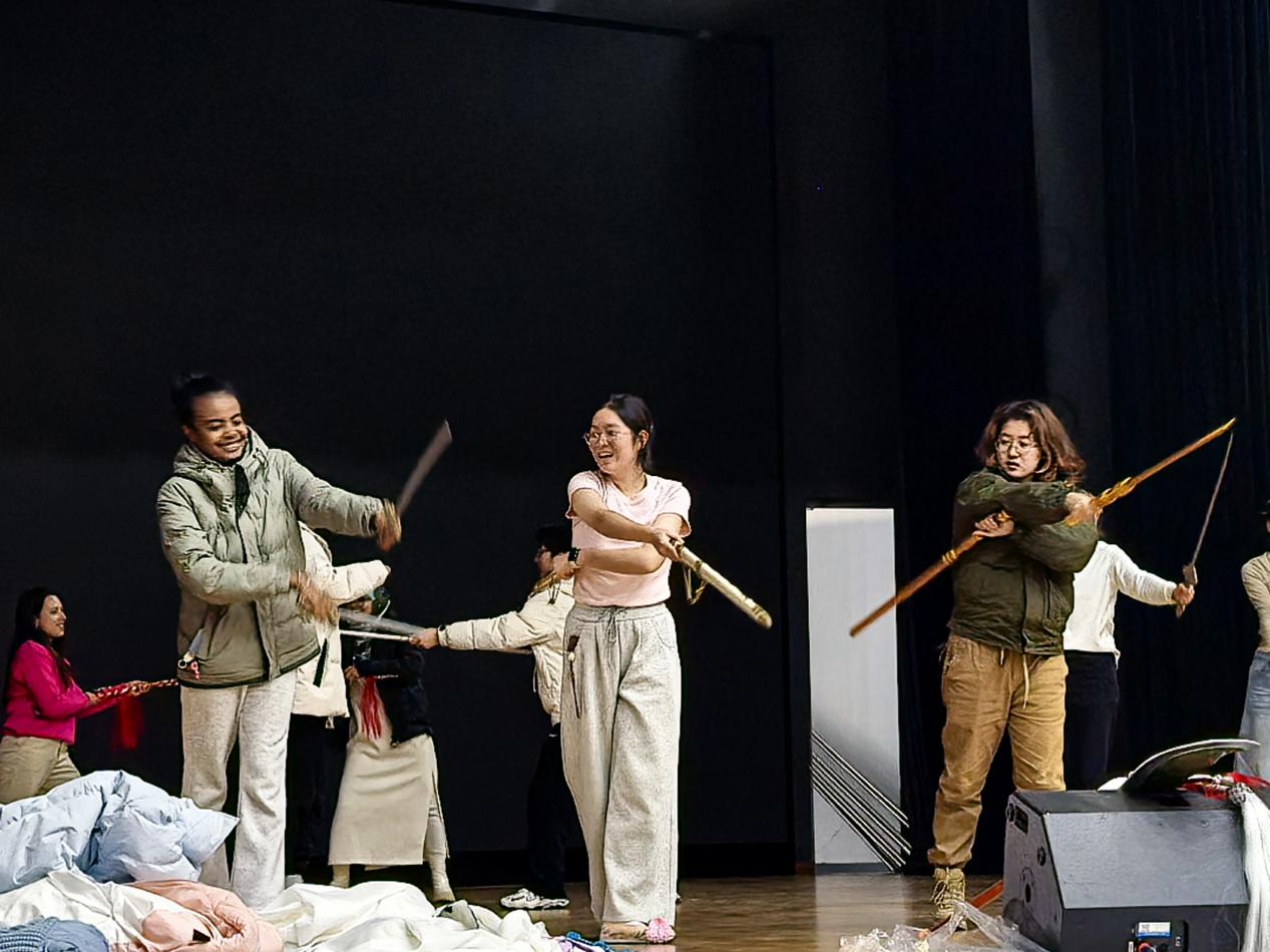 京韵传情，文化连心：一场跨越国界的京剧“初体验”