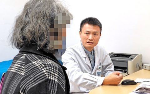 以“慢”破局解锁沟通密码，火眼金睛读懂患者“需求暗号” “慢节奏”医生让认知障碍老人不再“迷路”