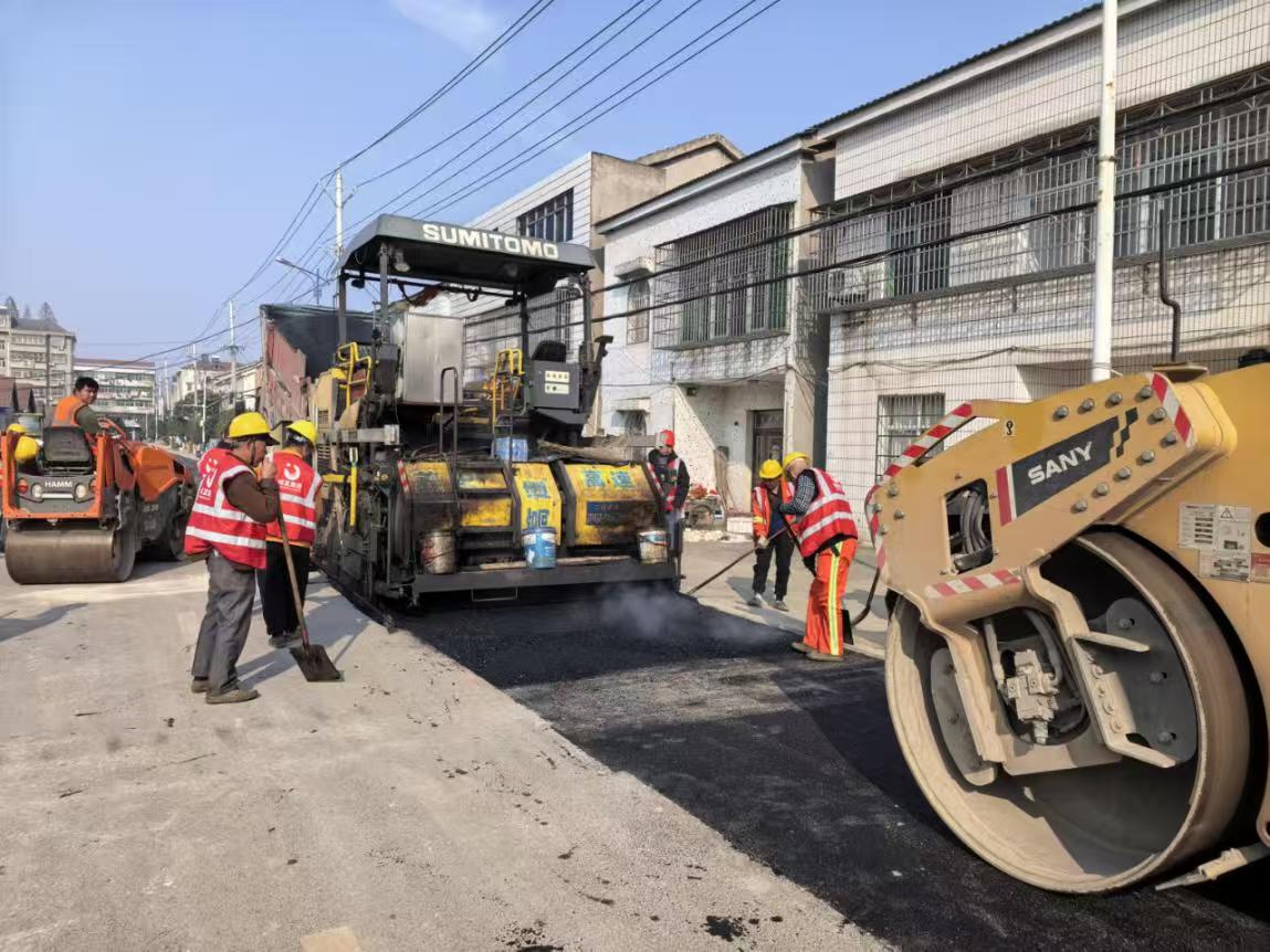 运粮湖管理区污水治理提质增效 道路恢复惠及民生