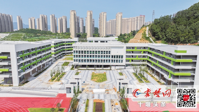 “2025年十堰市民生实事‘十大行动’回头看”系列报道① | 超额完成年度目标 十堰今年新增学位1.3万余个